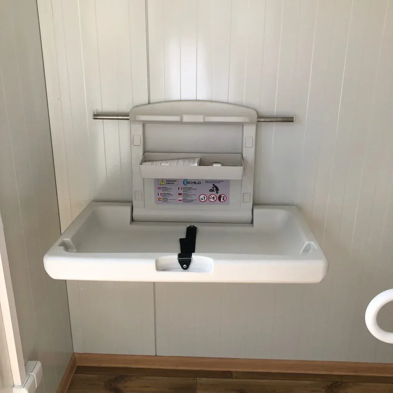 Contenedor sanitario de panel sándwich 6,00 × 3,00 m