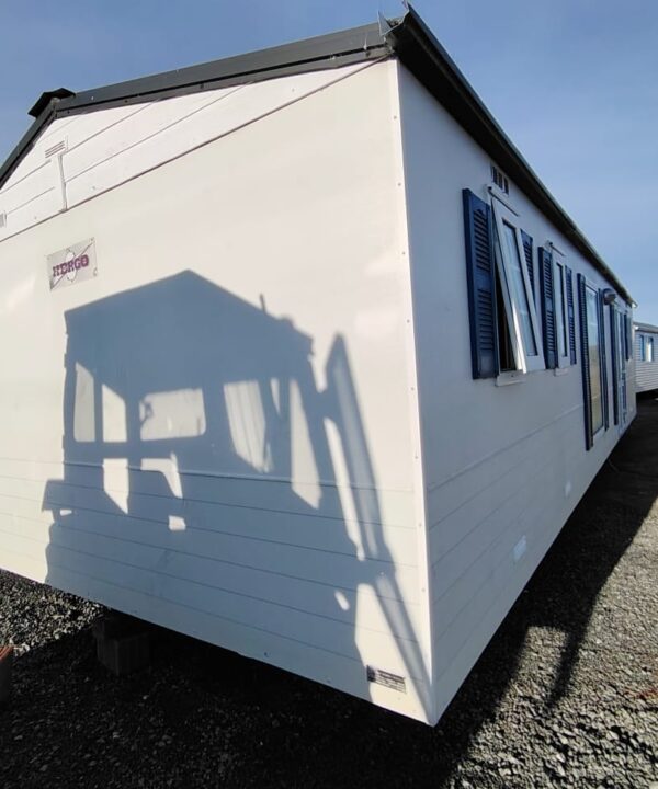 MOBIL HOME PREFABRICADO SEMINUEVO HERGO MAGESTIC DE 10X4 METROS EN JEREZ. - Casas Baratas